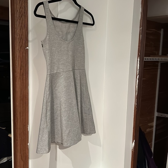 Divided dress - Picture 2 of 2